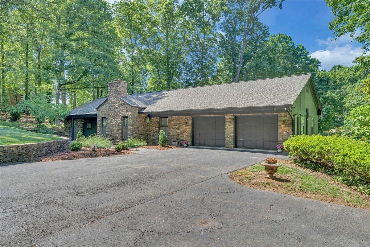 5027 Hunting Hills DR - Photo 4