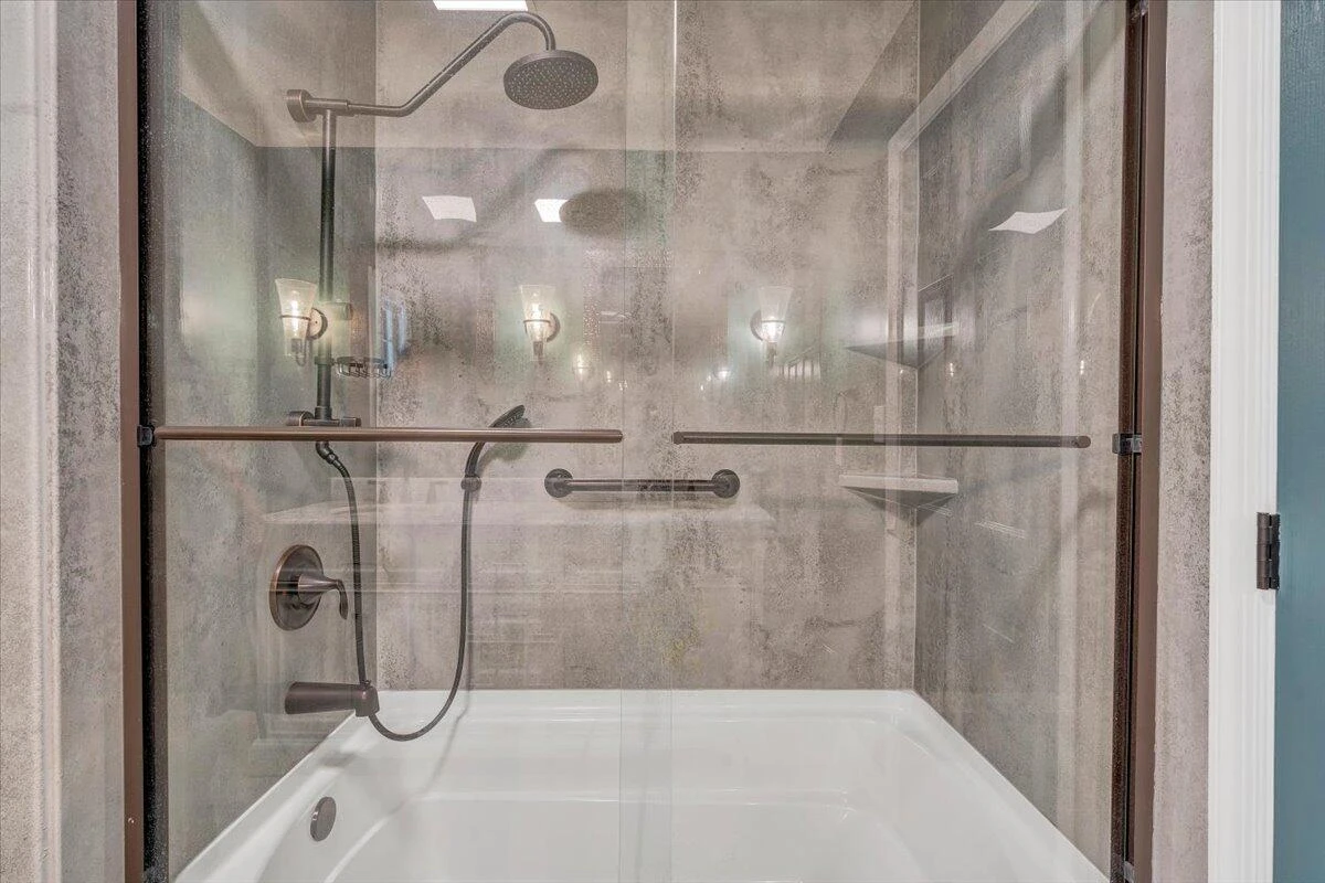 5027 Hunting Hills DR - Photo 45