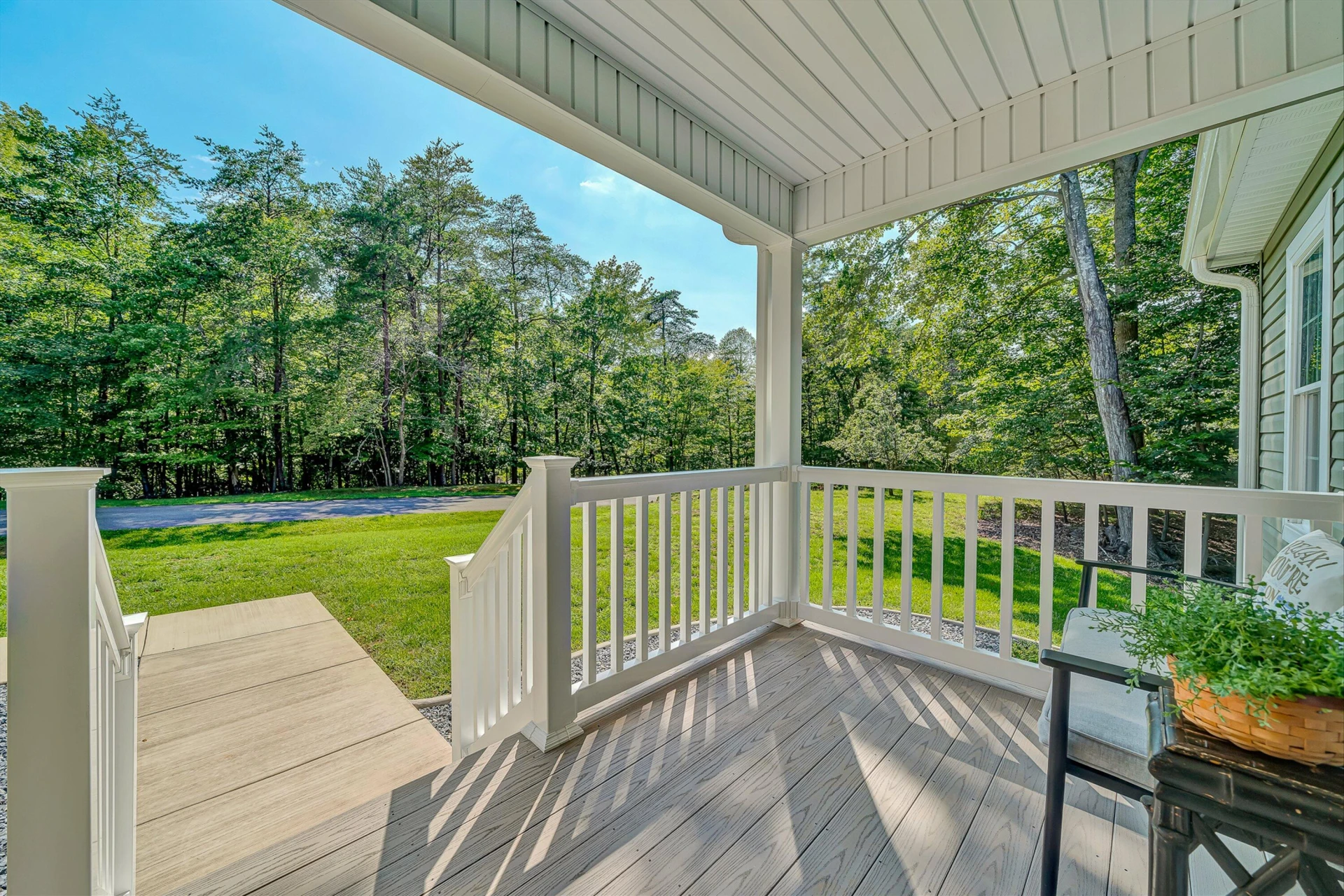 109 Ridgeway CT - Photo 2
