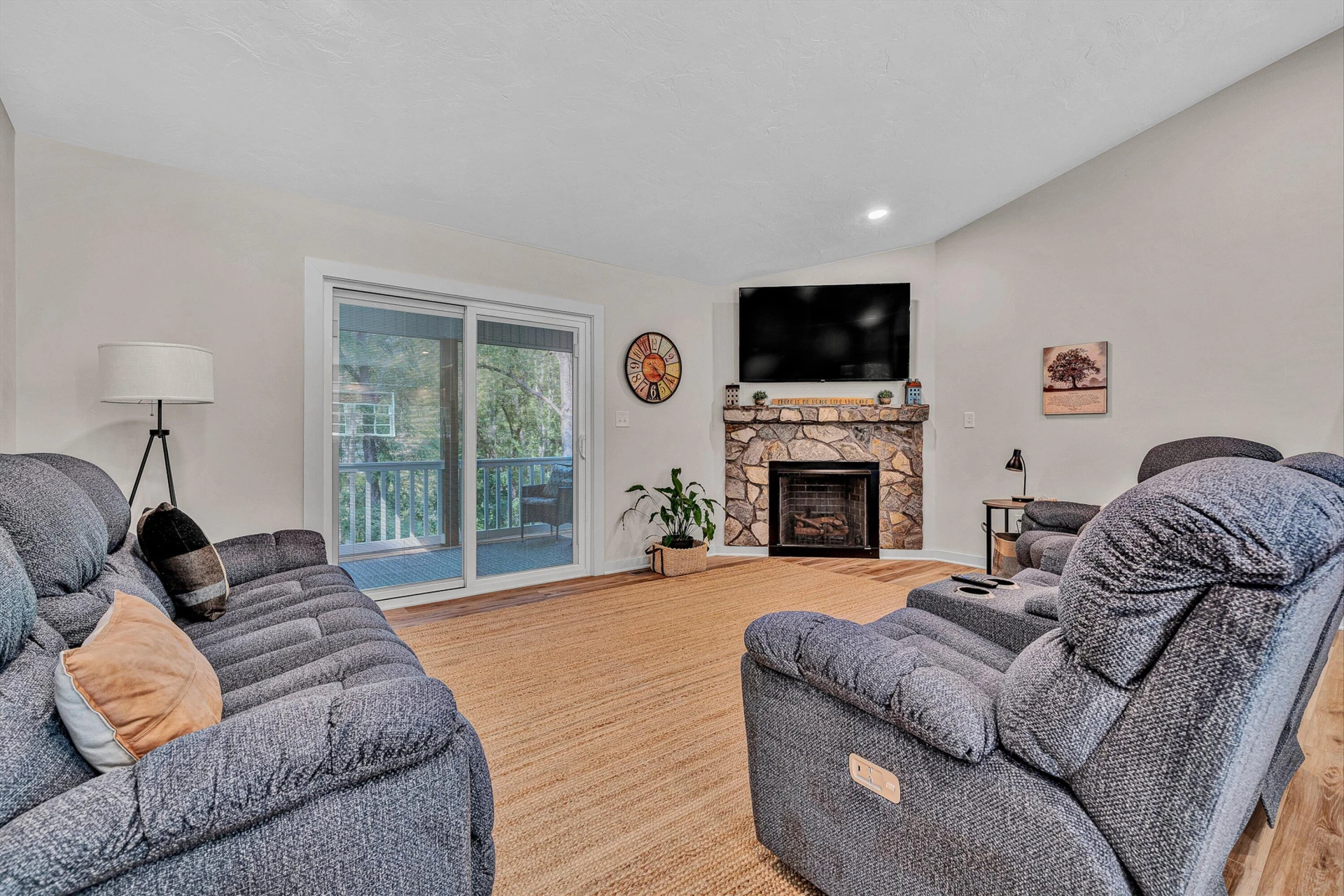 109 Ridgeway CT - Photo 6