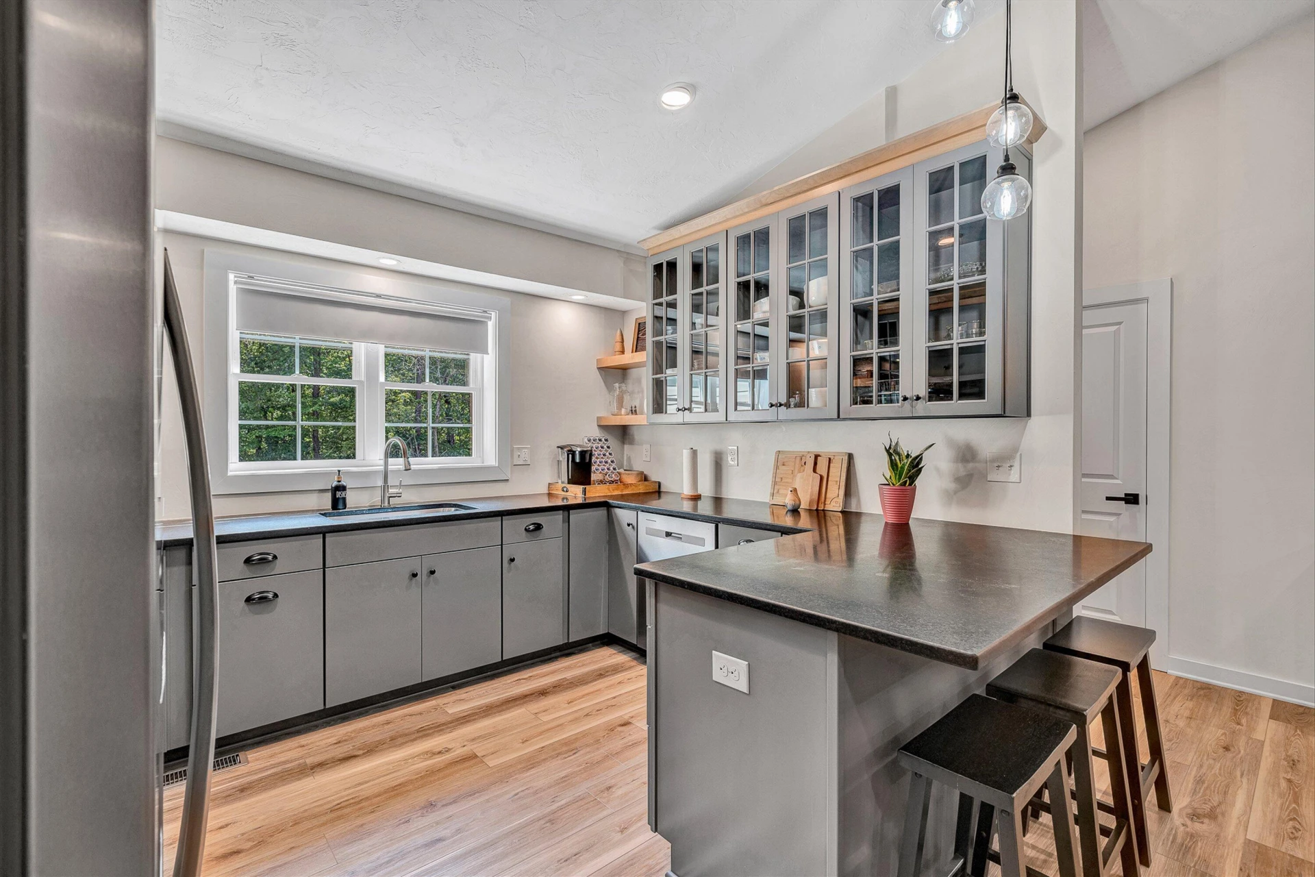 109 Ridgeway CT - Photo 12