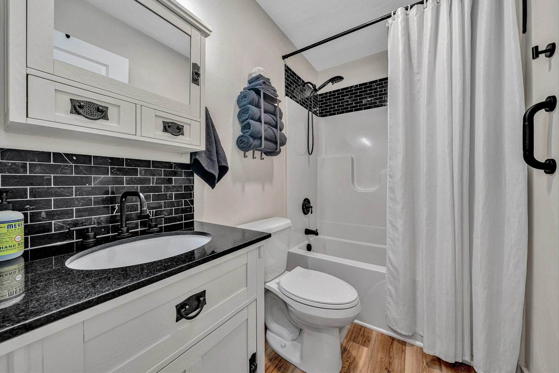 109 Ridgeway CT - Photo 18