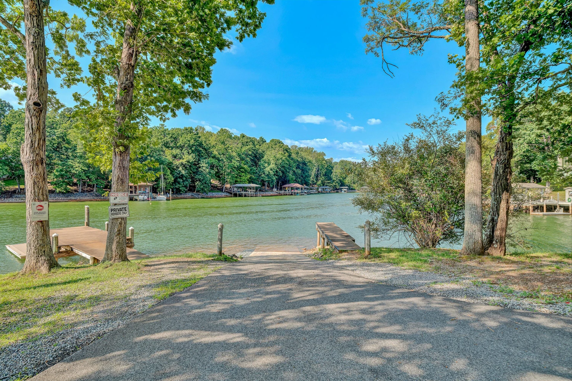 109 Ridgeway CT - Photo 42