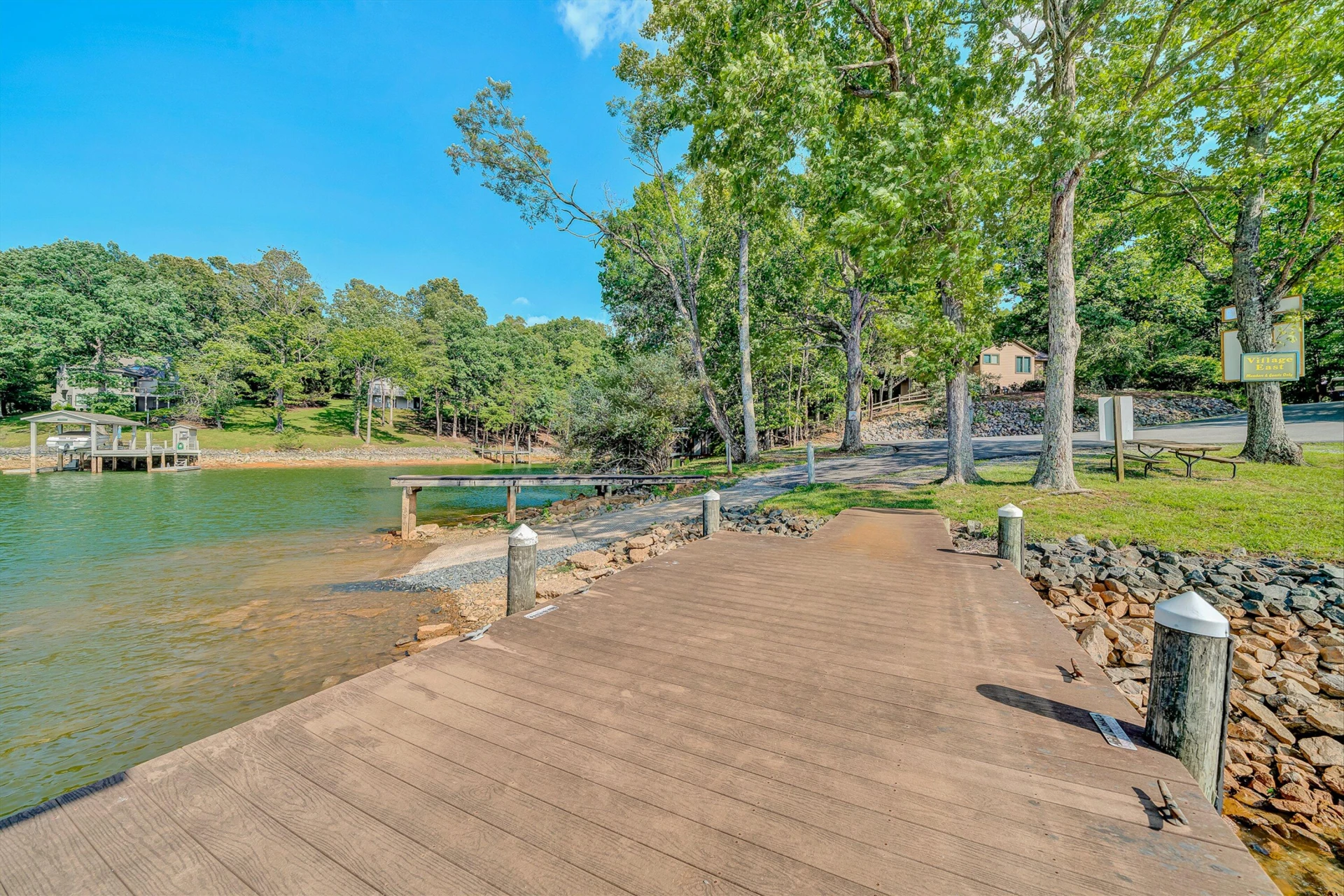 109 Ridgeway CT - Photo 45
