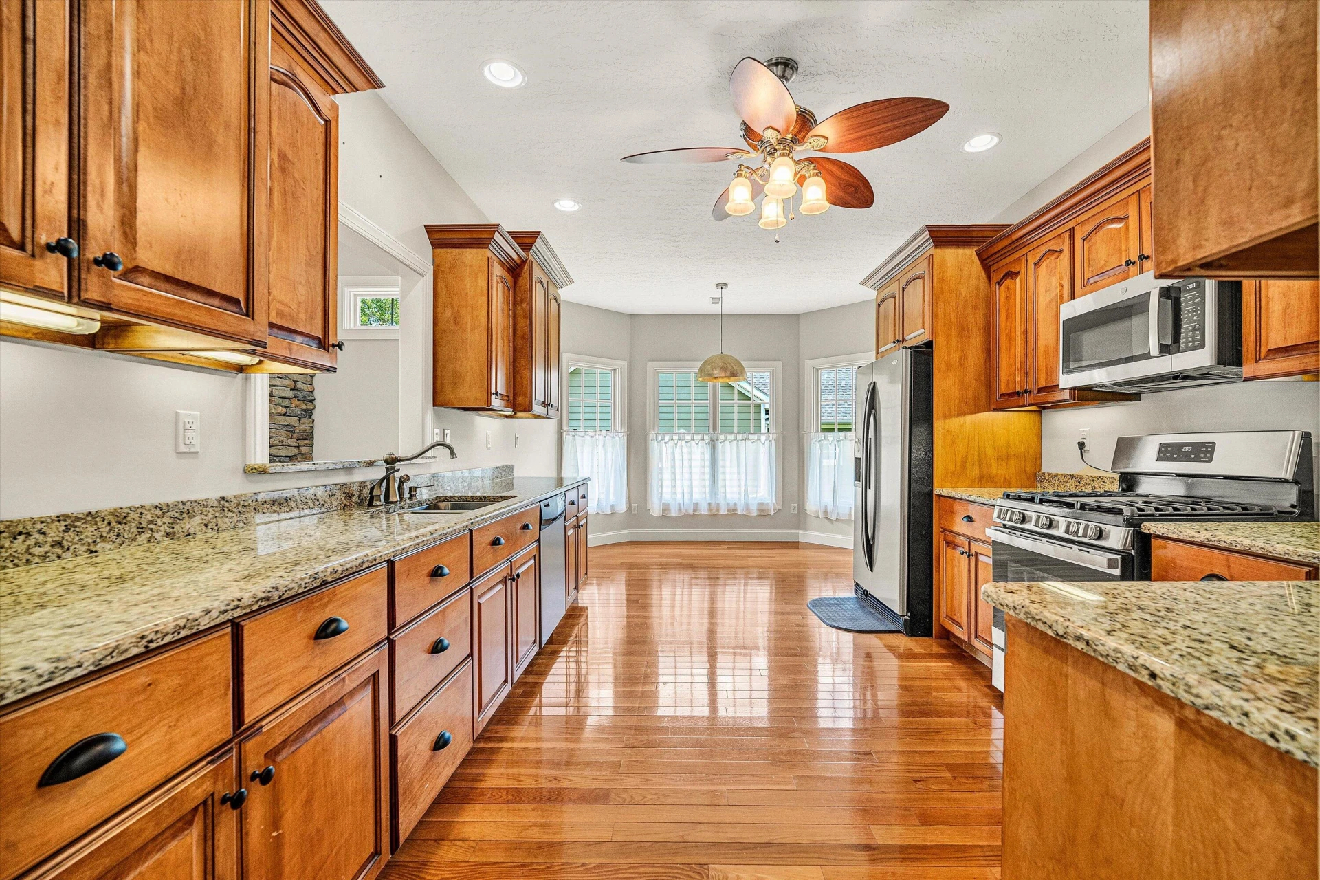 131 Grand Harbour CT - Photo 14
