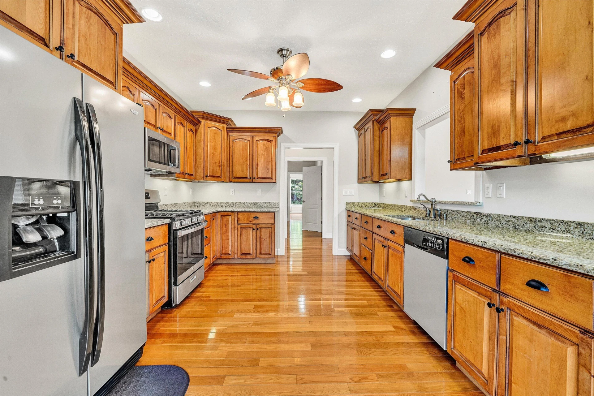 131 Grand Harbour CT - Photo 15