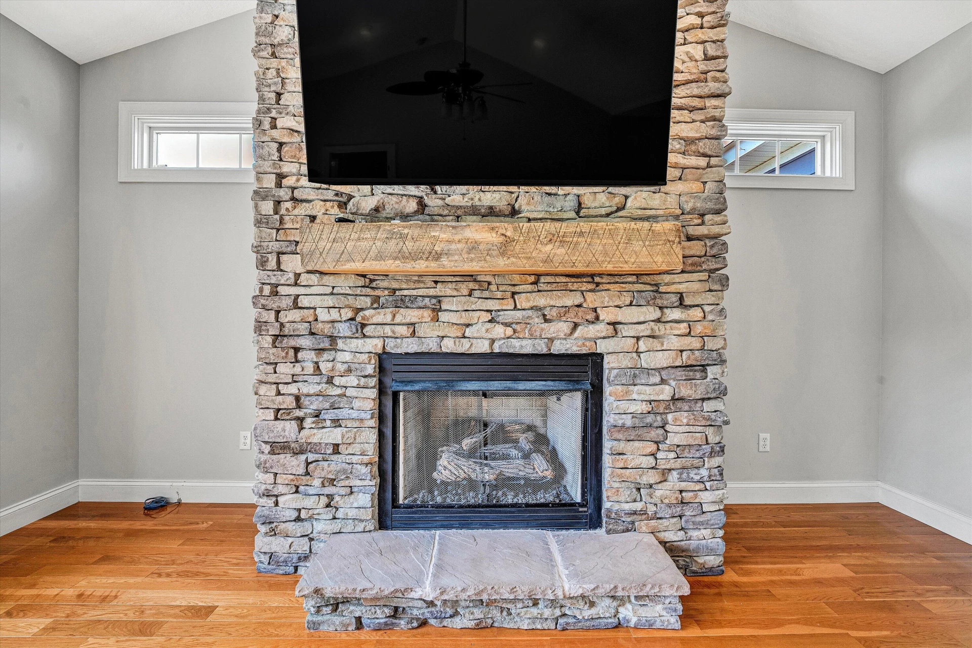 131 Grand Harbour CT - Photo 19