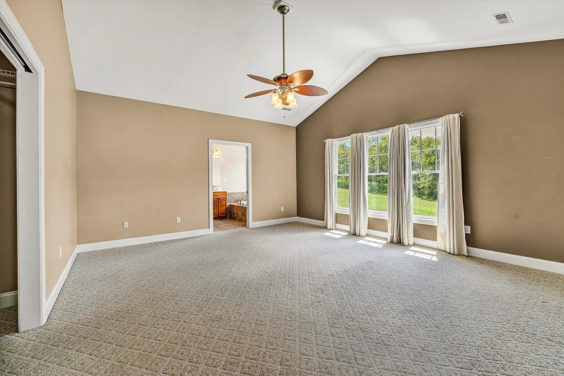 131 Grand Harbour CT - Photo 21