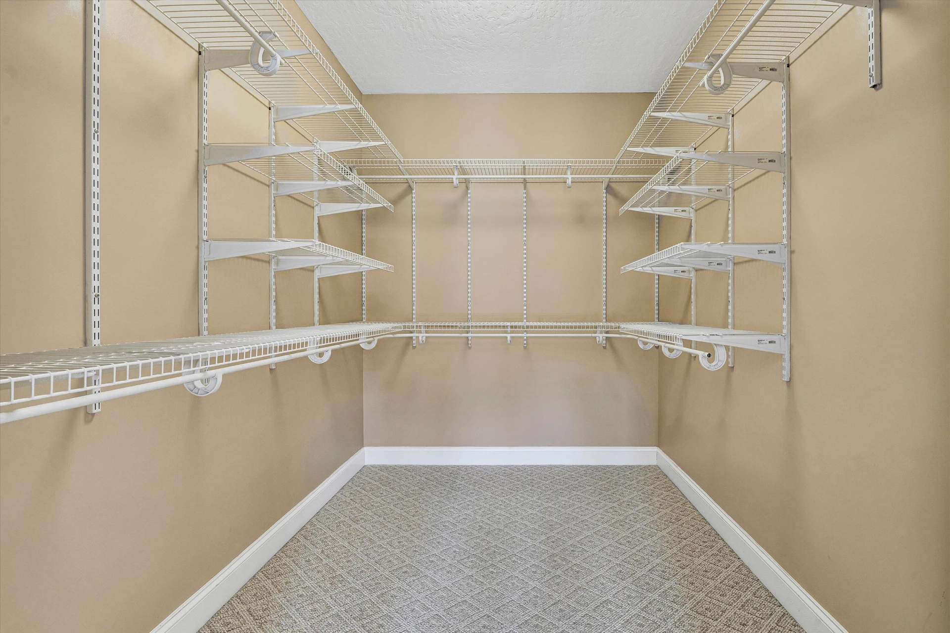 131 Grand Harbour CT - Photo 22