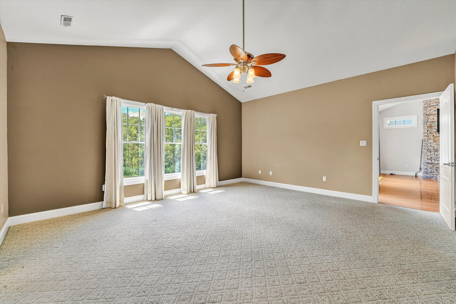 131 Grand Harbour CT - Photo 23