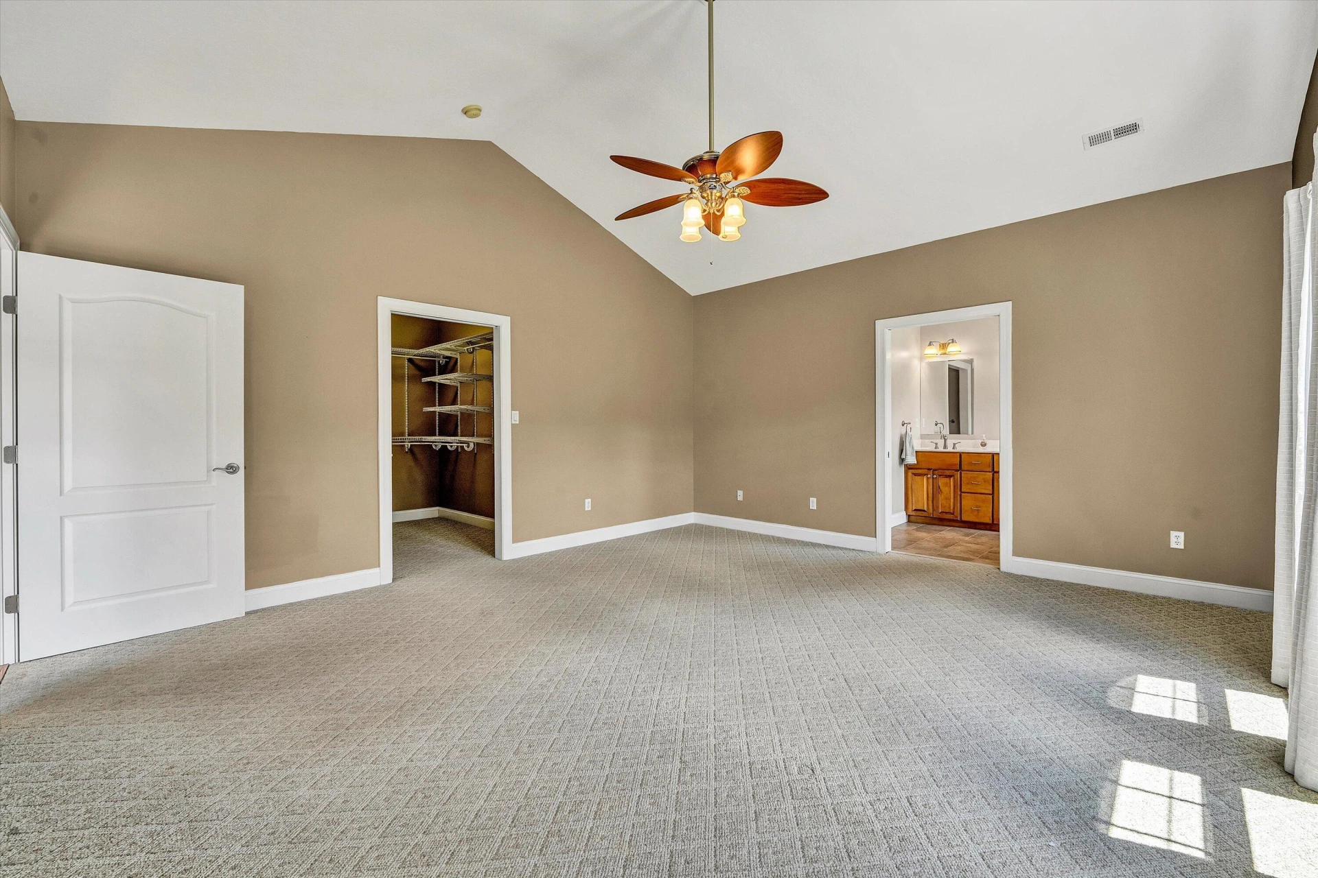 131 Grand Harbour CT - Photo 24