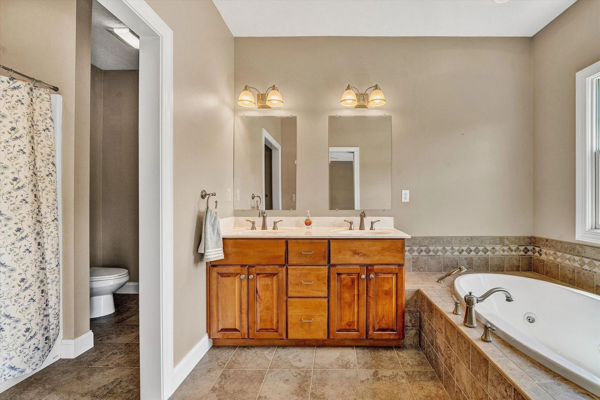 131 Grand Harbour CT - Photo 25