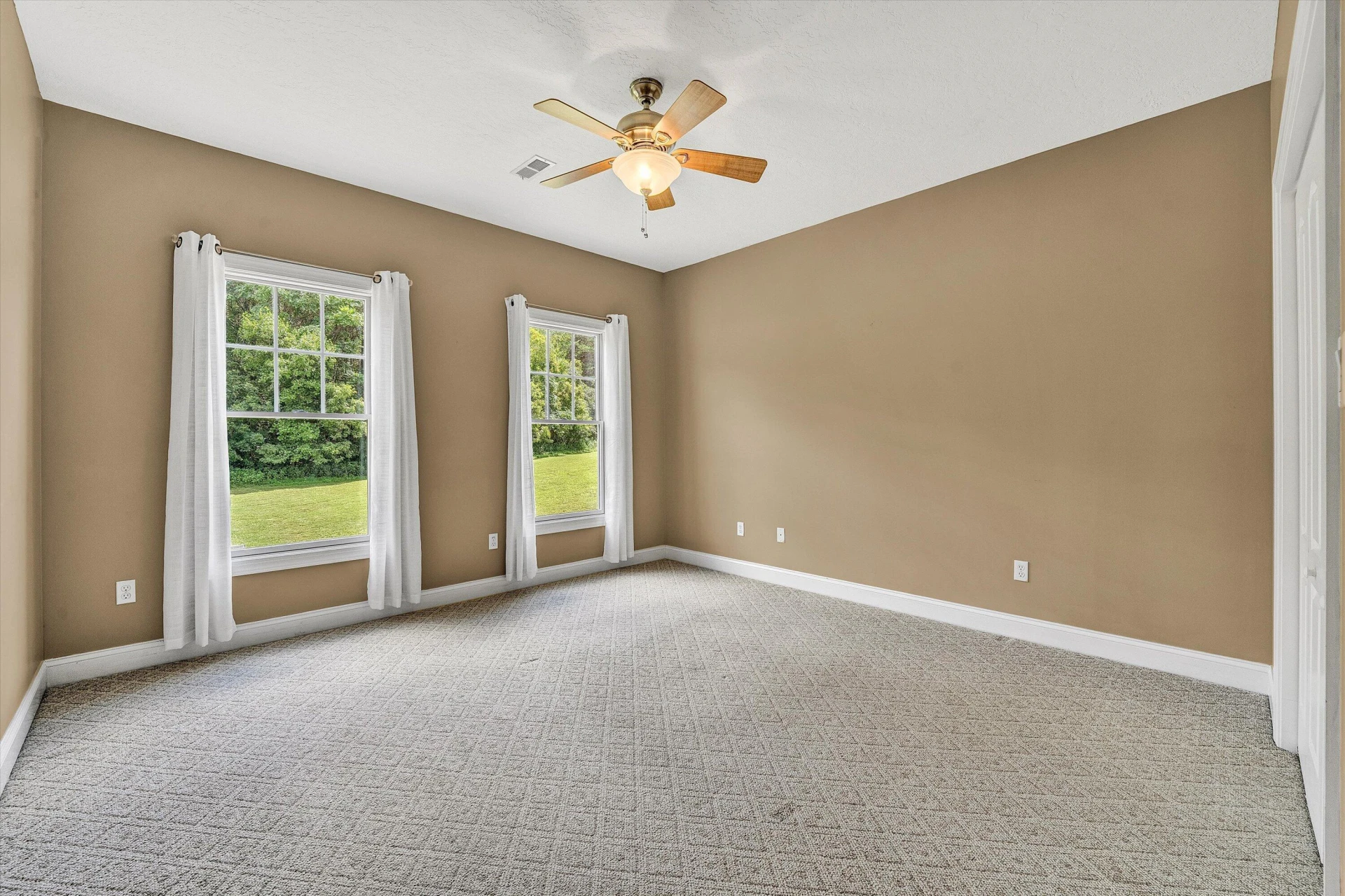131 Grand Harbour CT - Photo 31