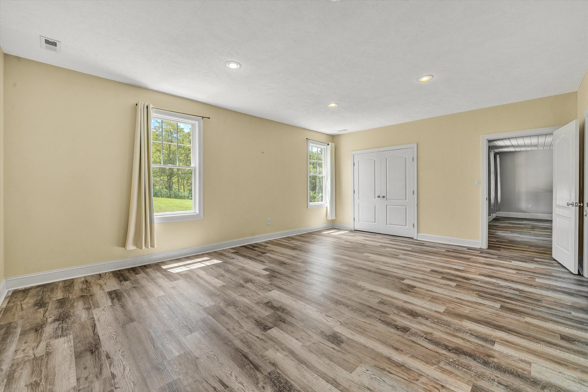 131 Grand Harbour CT - Photo 35