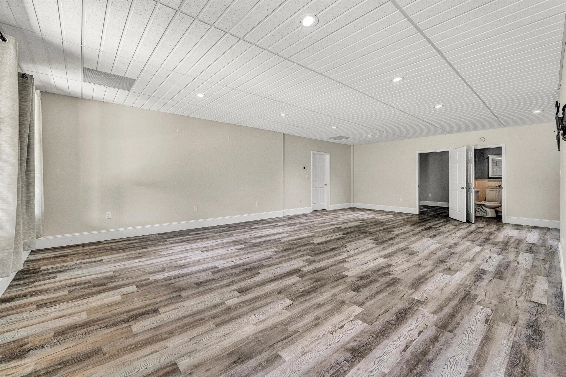 131 Grand Harbour CT - Photo 40