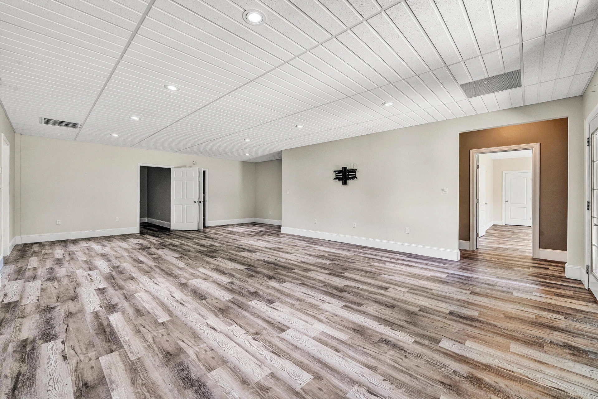 131 Grand Harbour CT - Photo 41