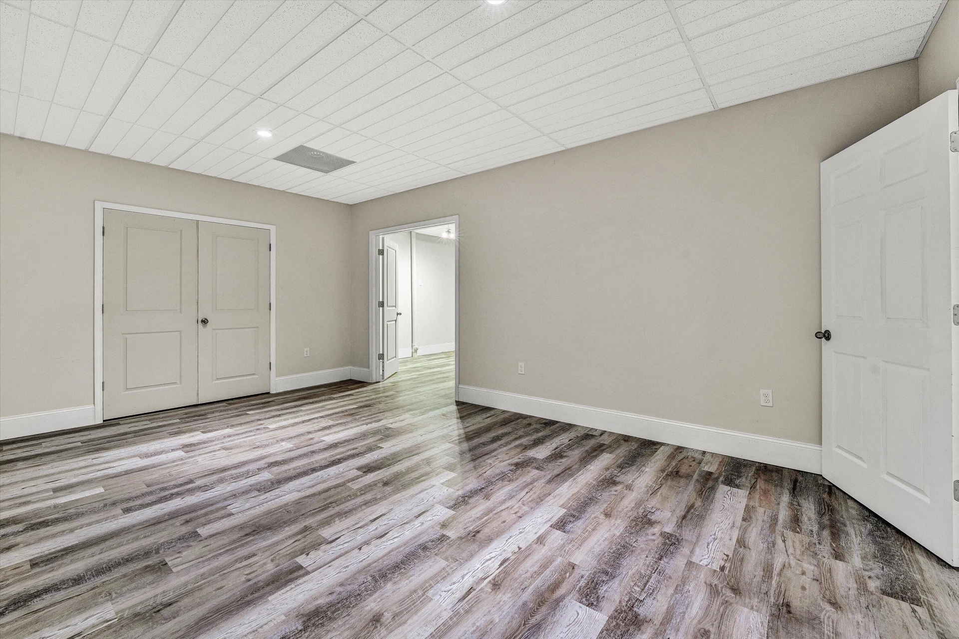 131 Grand Harbour CT - Photo 44