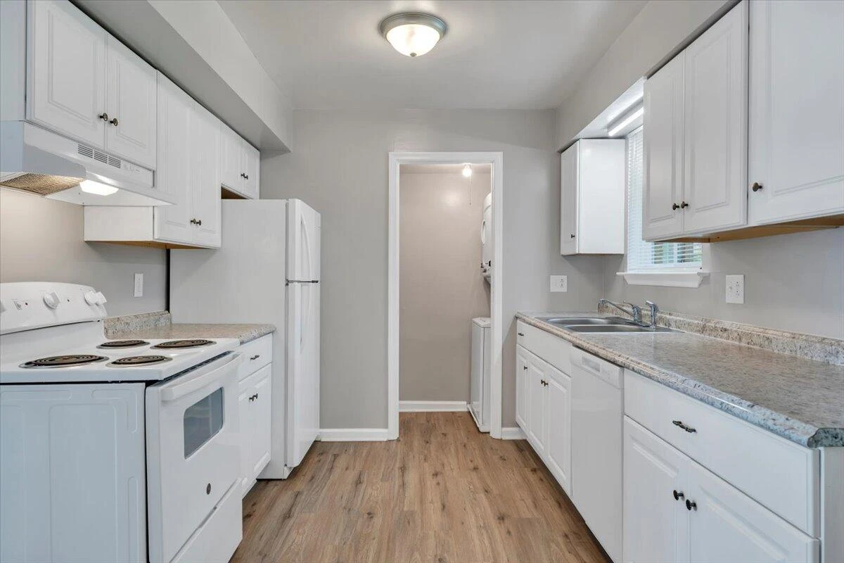 3433 Garden City BLVD SE - Photo 5