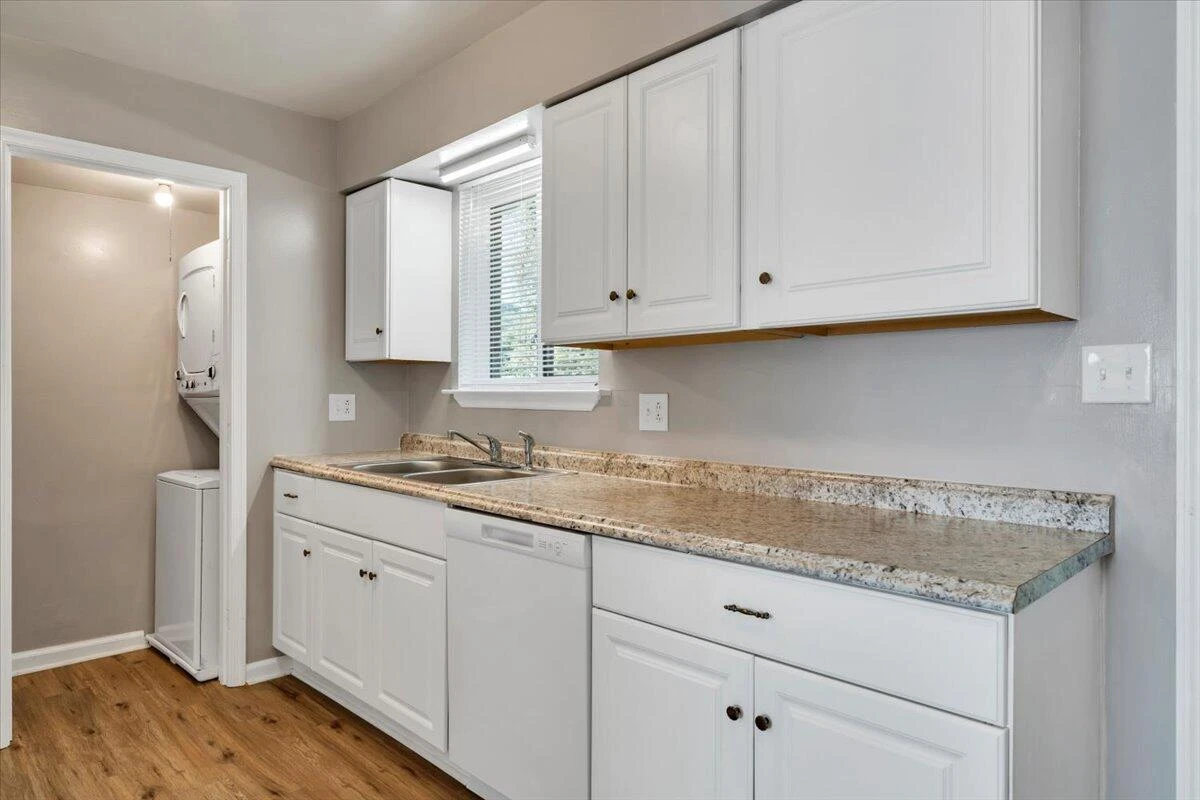 3433 Garden City BLVD SE - Photo 6