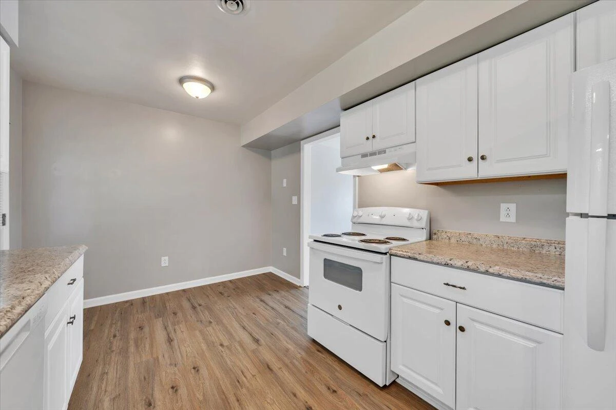 3433 Garden City BLVD SE - Photo 9