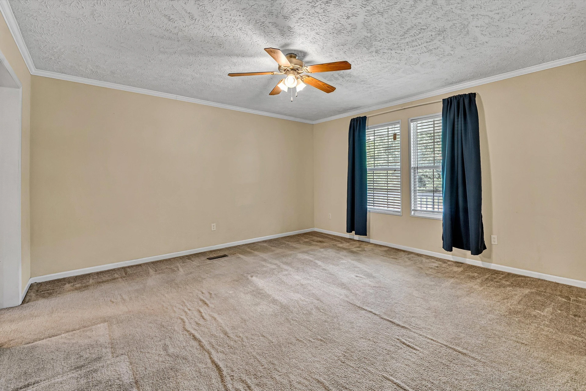 271 Leanor ST - Photo 8