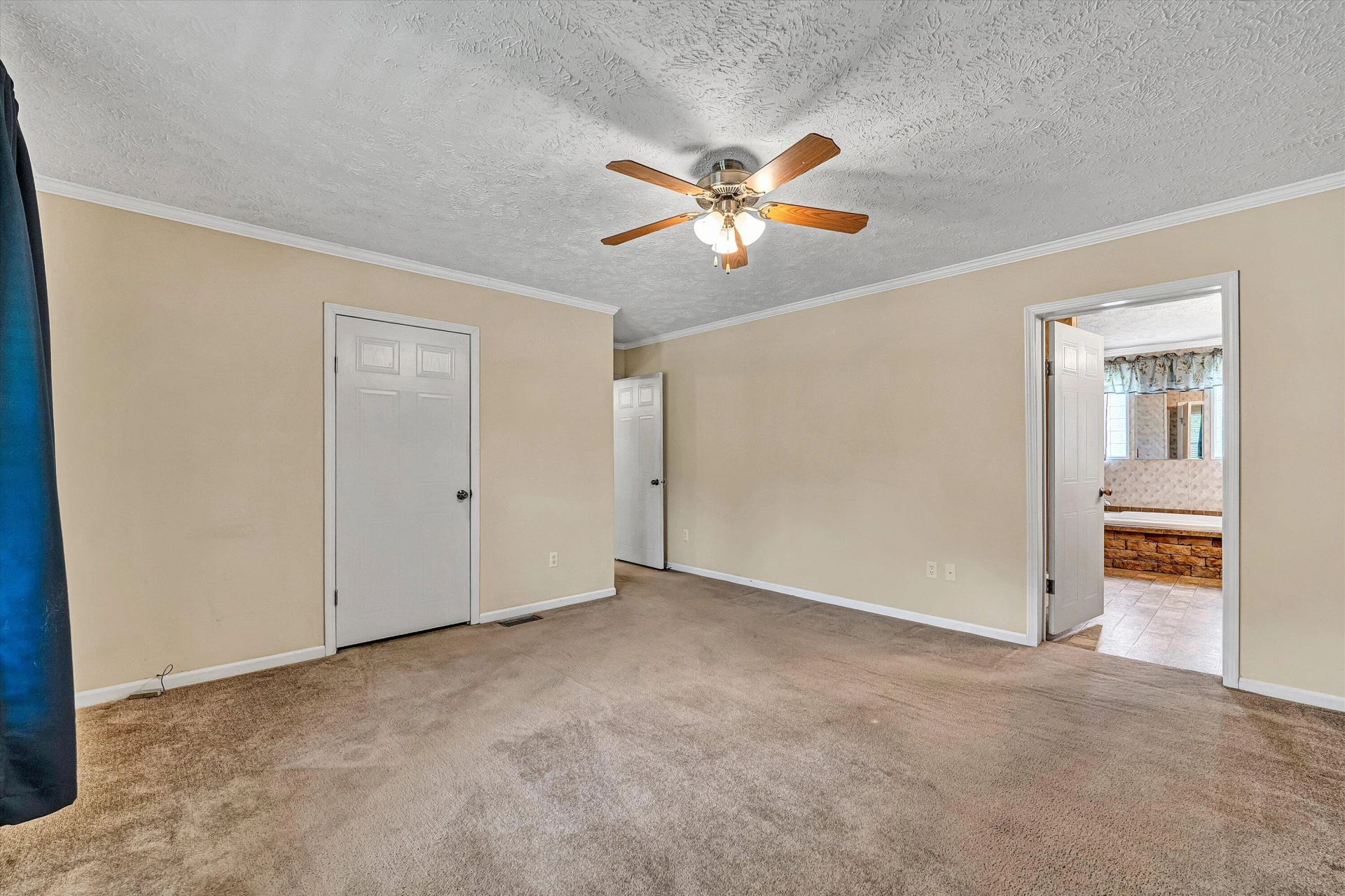 271 Leanor ST - Photo 9