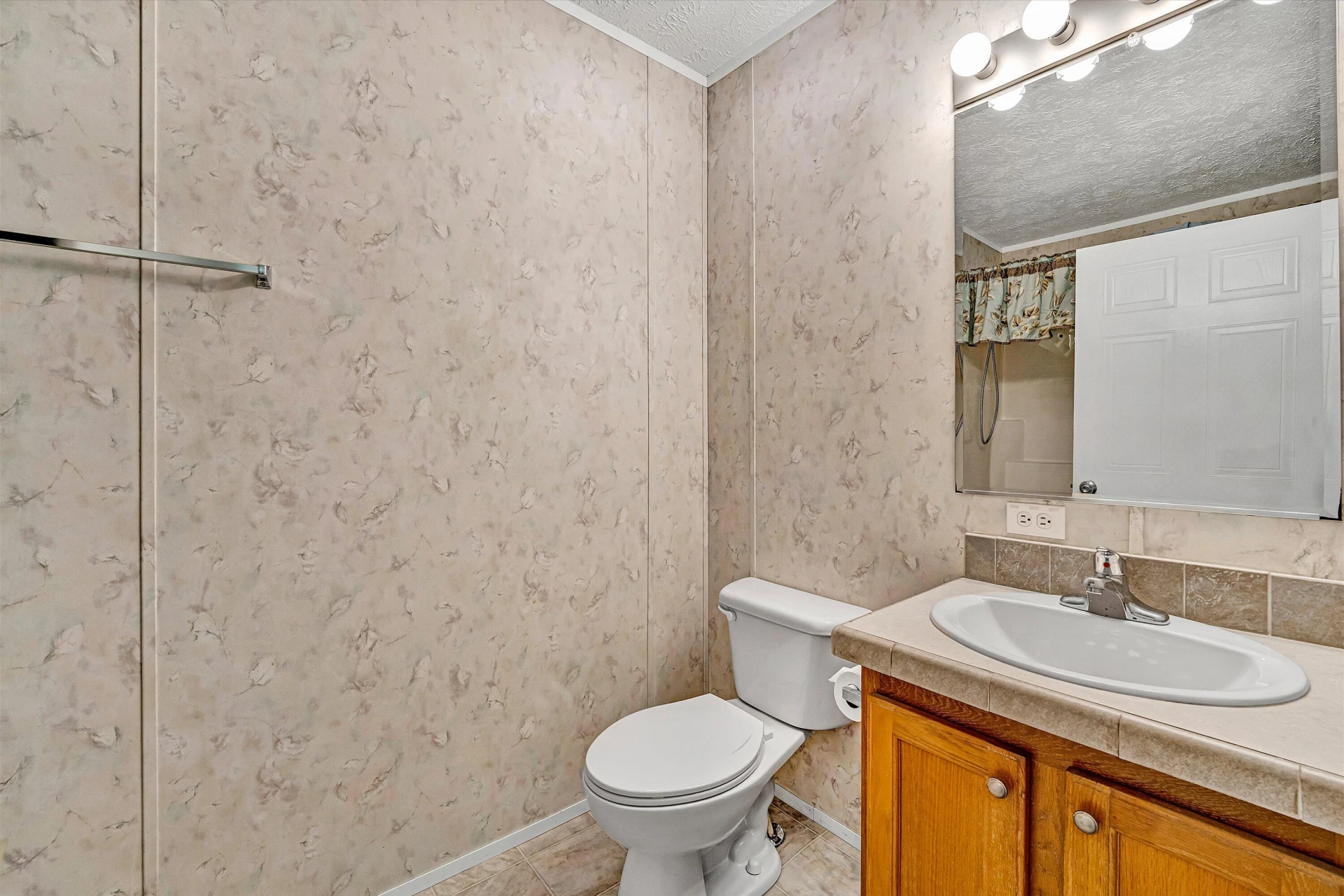 271 Leanor ST - Photo 16