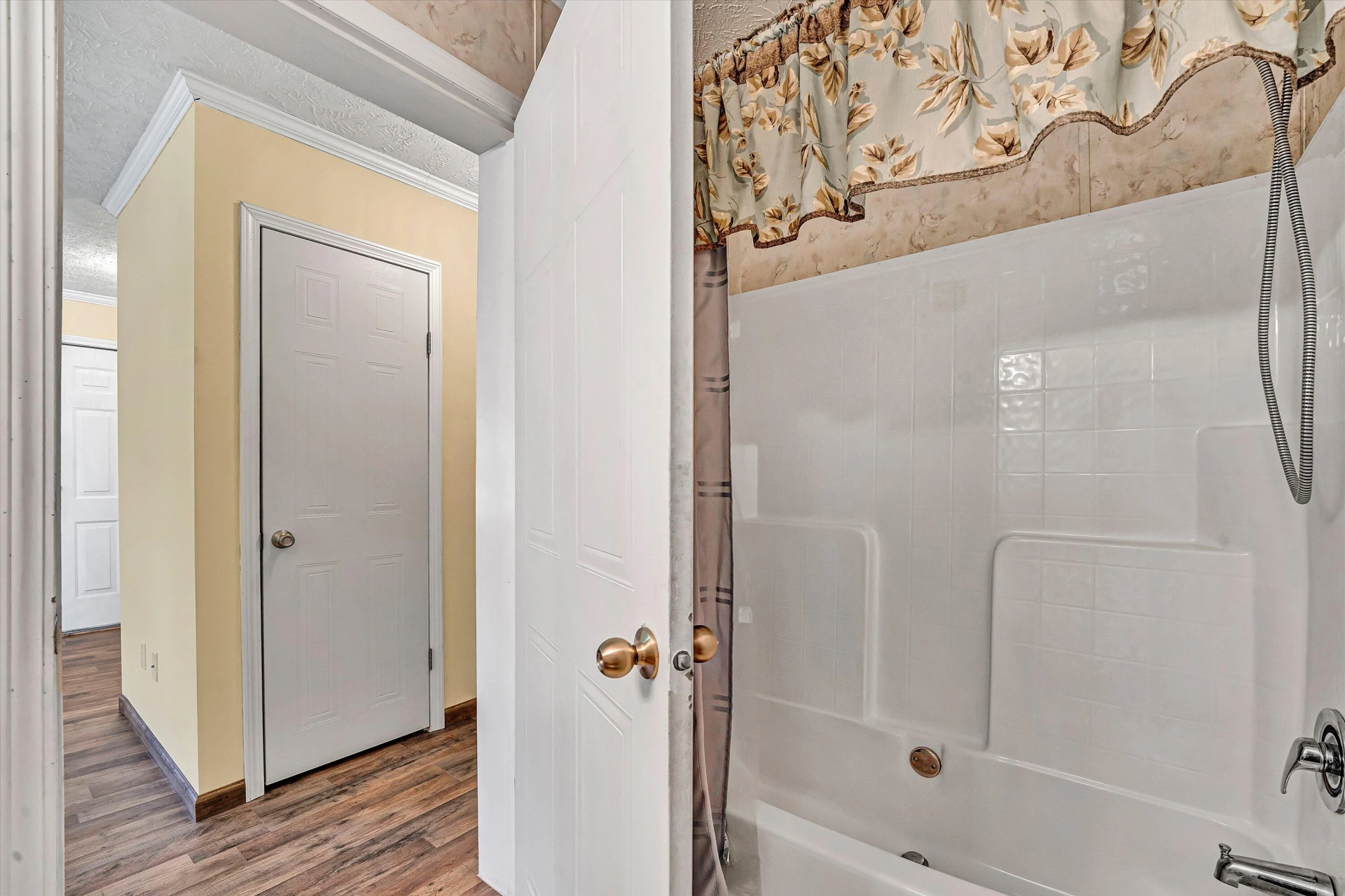 271 Leanor ST - Photo 17