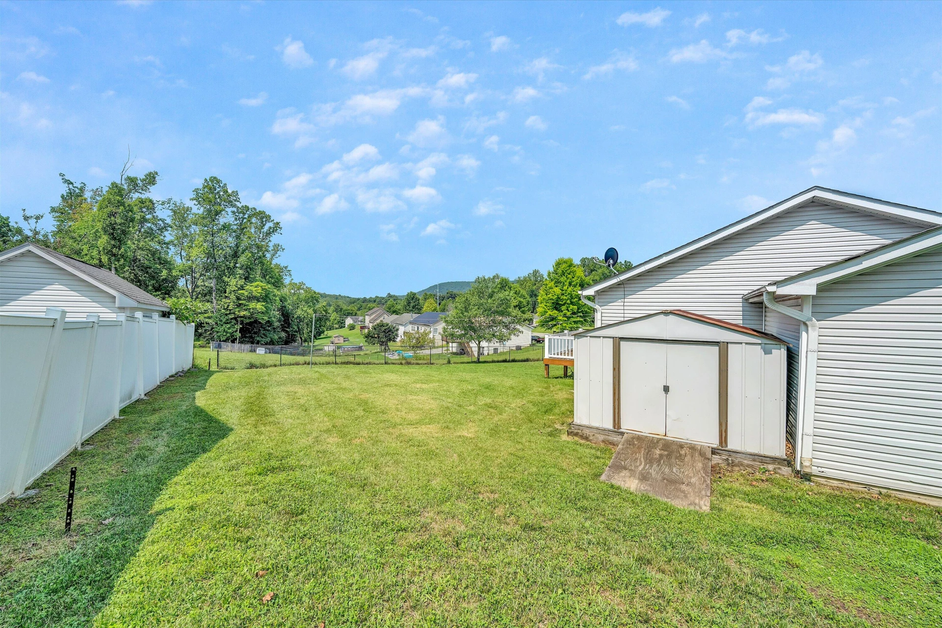 271 Leanor ST - Photo 27