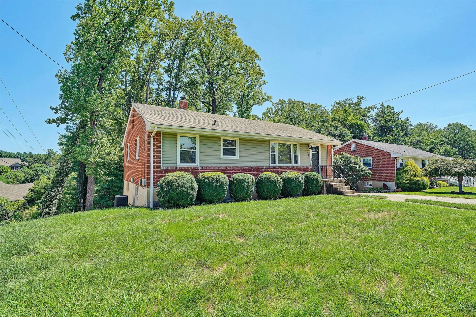 946 Red LN - Photo 3