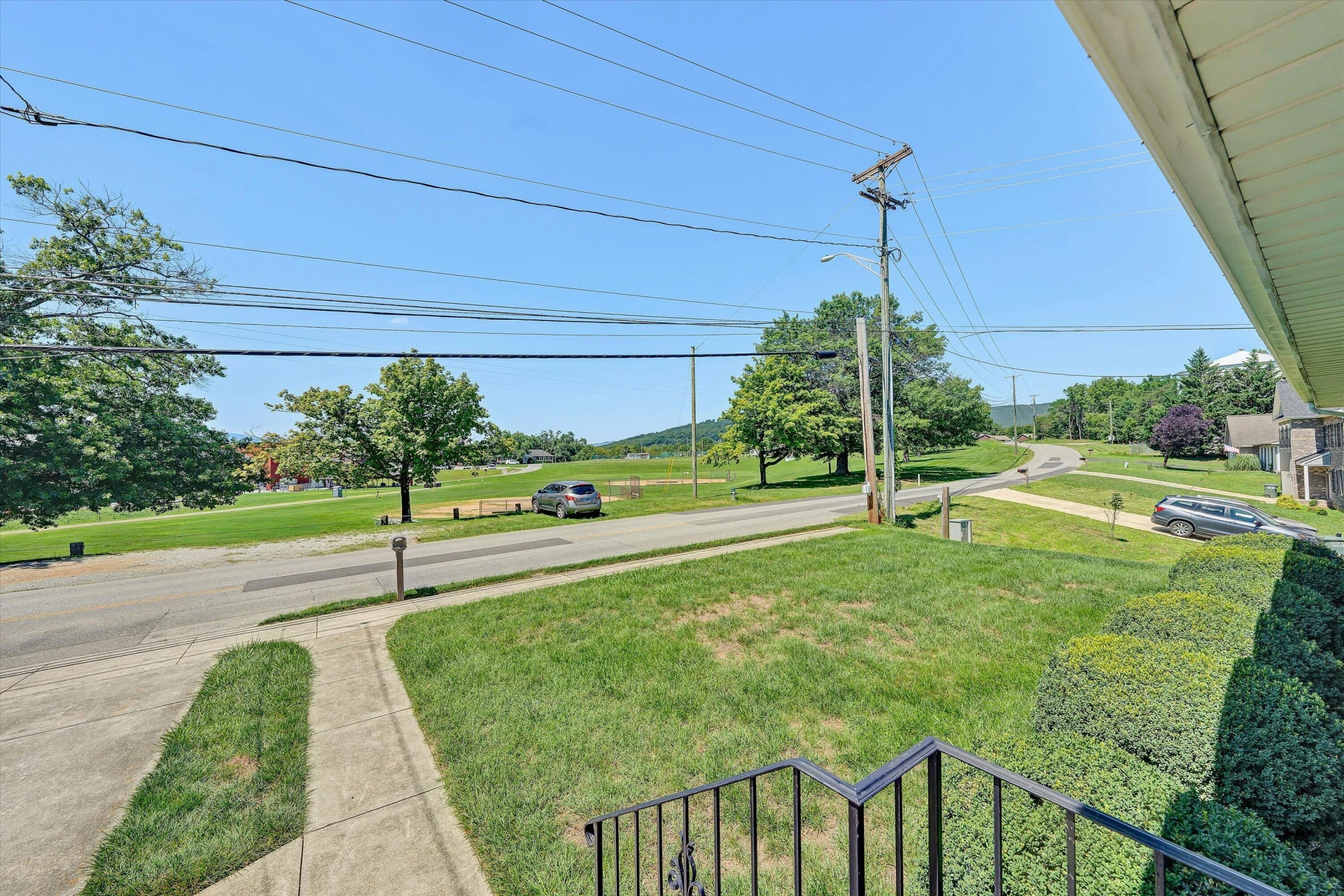 946 Red LN - Photo 5