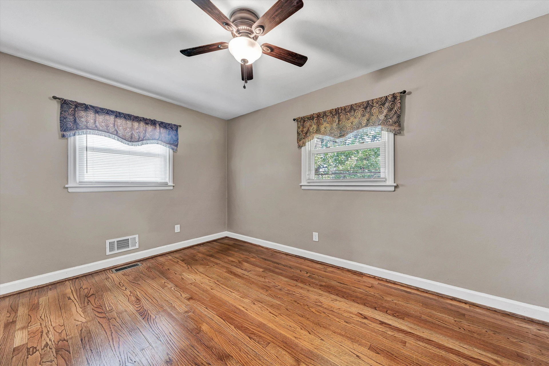 946 Red LN - Photo 16