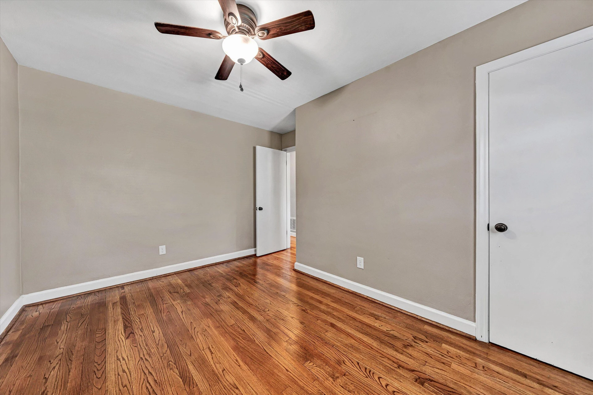 946 Red LN - Photo 17