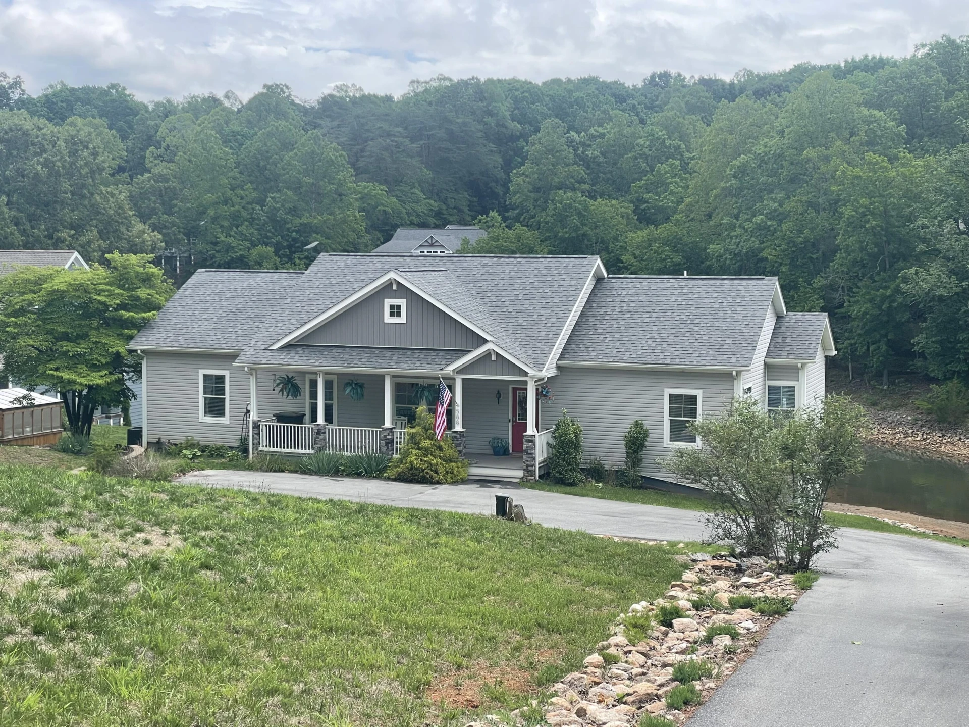 588 Lake Edge DR - Photo 2