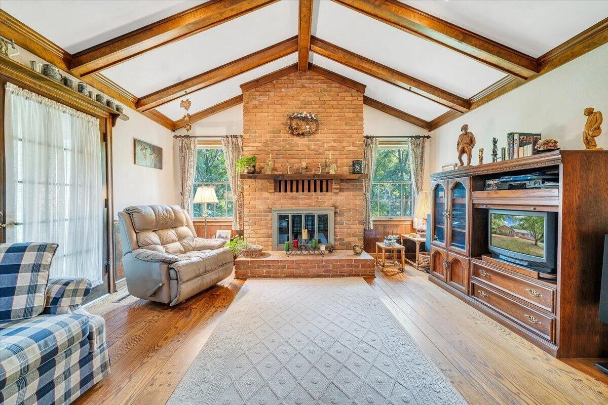 7026 Hollyberry CIR - Photo 4