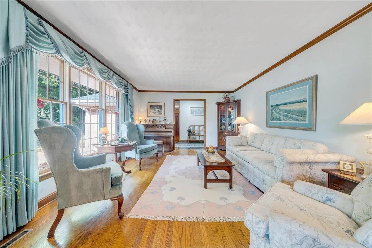 7026 Hollyberry CIR - Photo 5