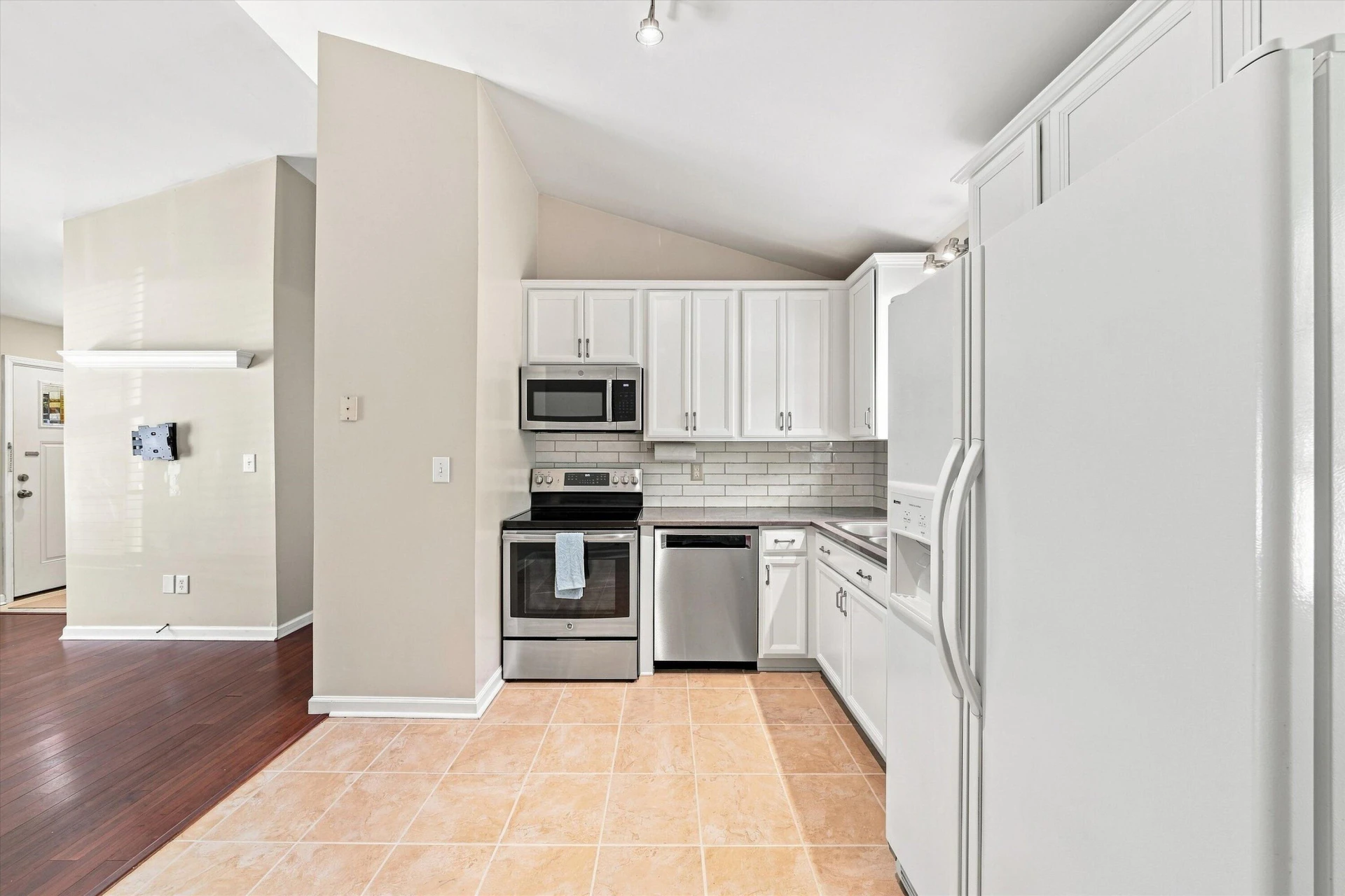 2417 Daleton BLVD NE - Photo 8