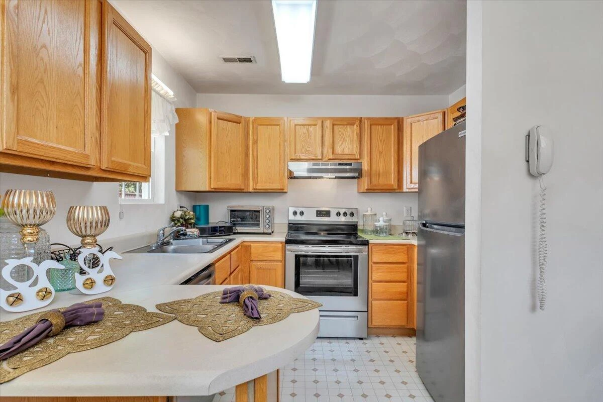 2349 Locust Grove CIR NE - Photo 14