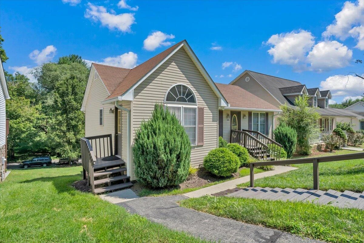 2349 Locust Grove CIR NE - Photo 30