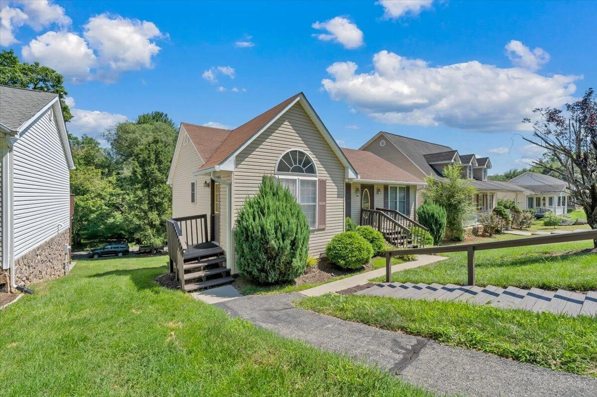 2349 Locust Grove CIR NE - Photo 31