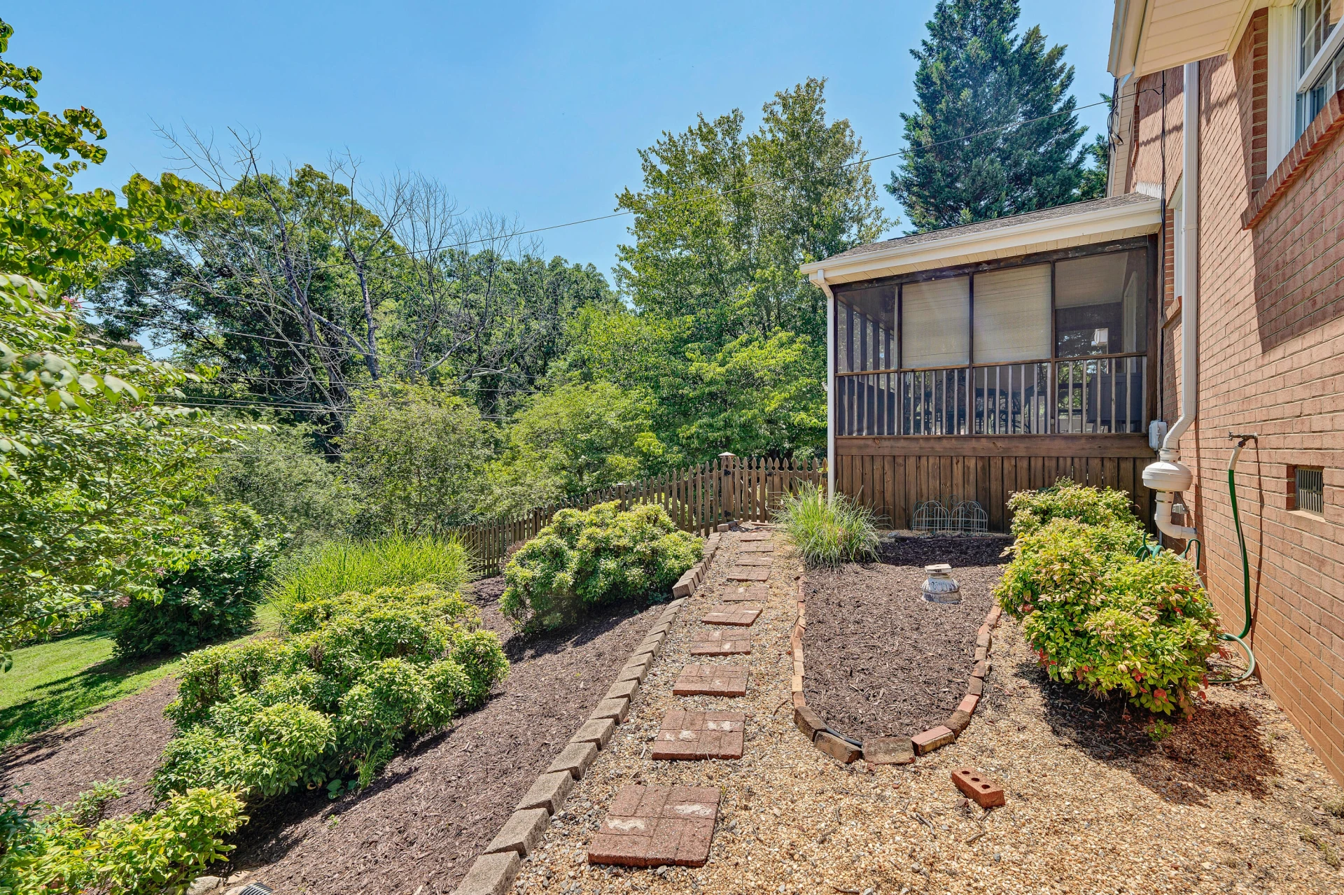 235 Diamond RD - Photo 36