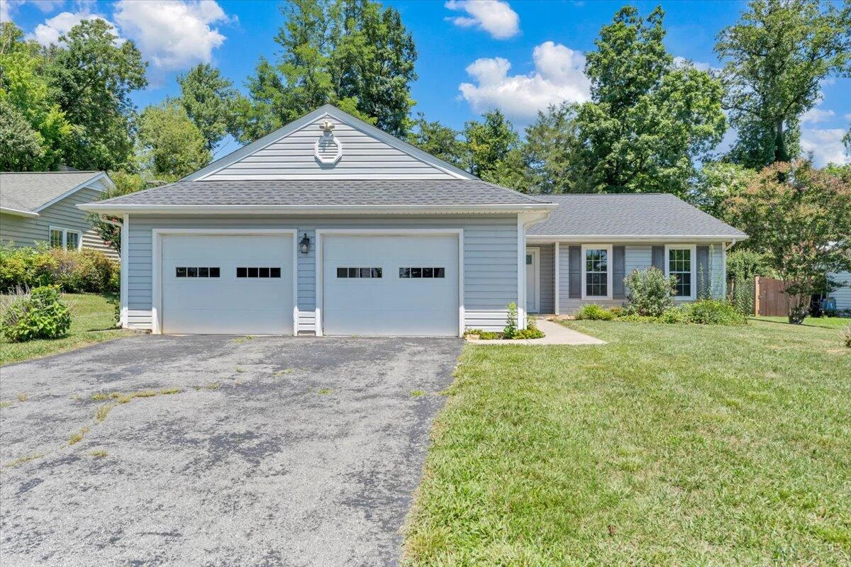7041 Autumn Wood LN
