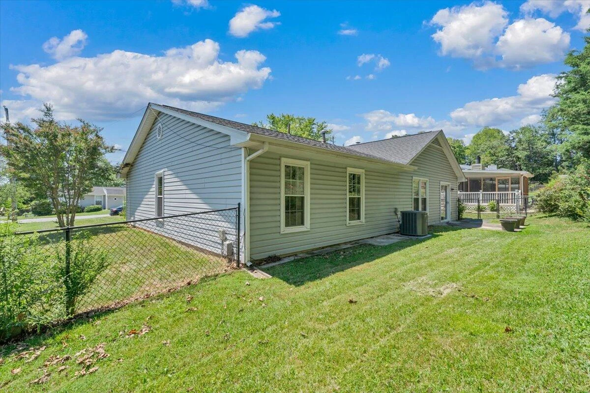 7041 Autumn Wood LN - Photo 36
