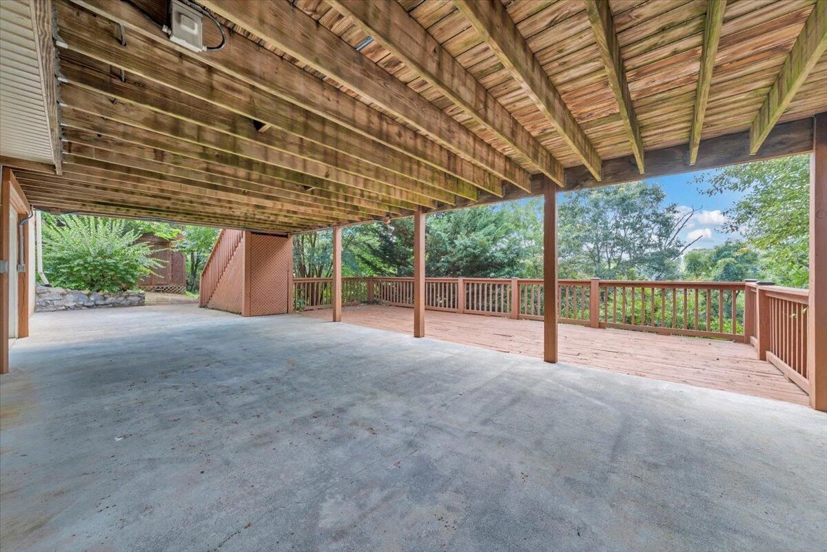 700 Shelbourne AVE - Photo 7