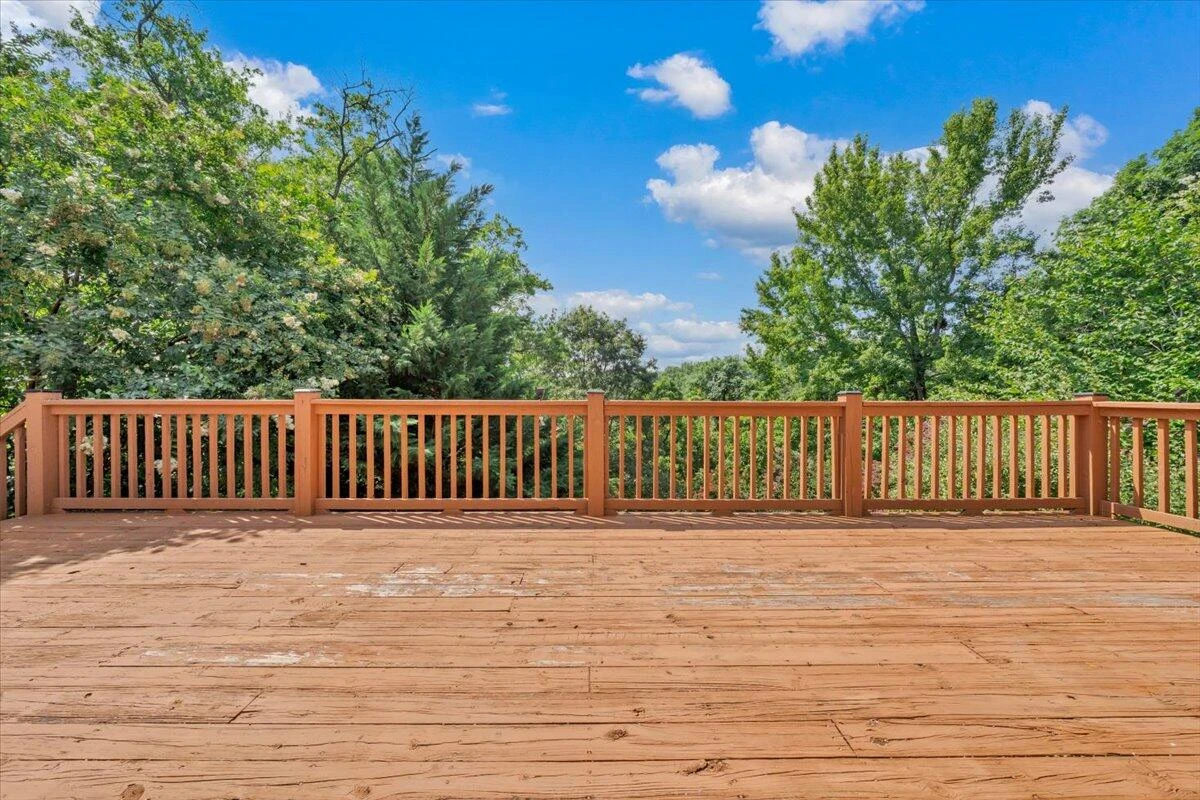 700 Shelbourne AVE - Photo 8