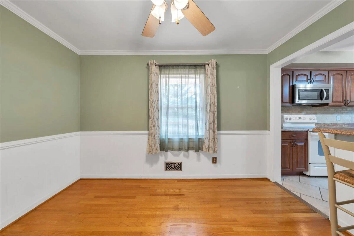 700 Shelbourne AVE - Photo 11