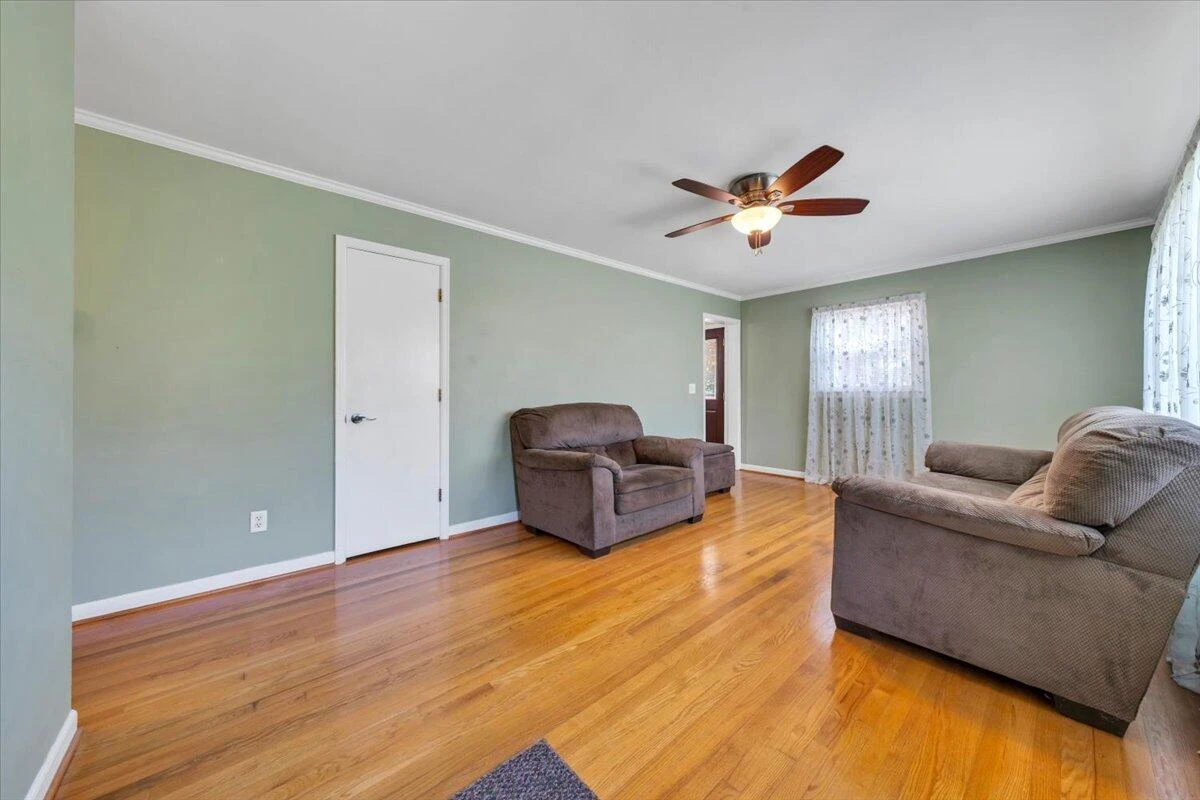 700 Shelbourne AVE - Photo 15