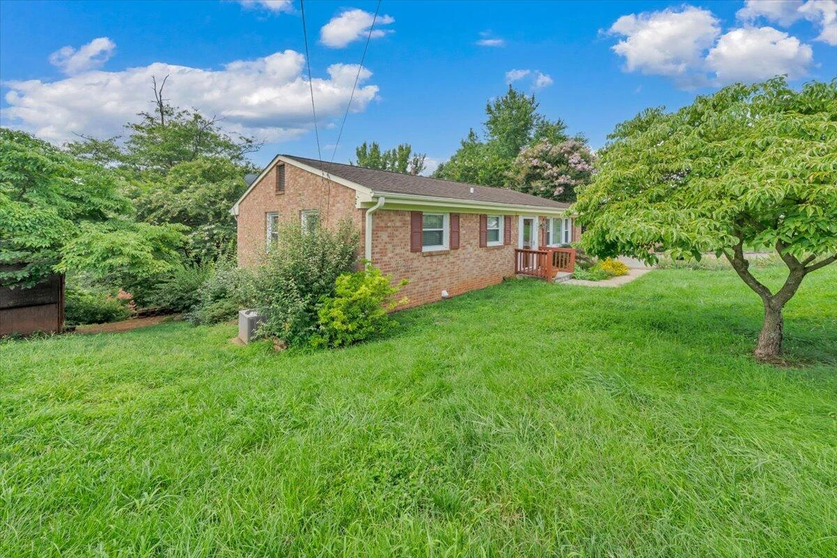 700 Shelbourne AVE - Photo 34