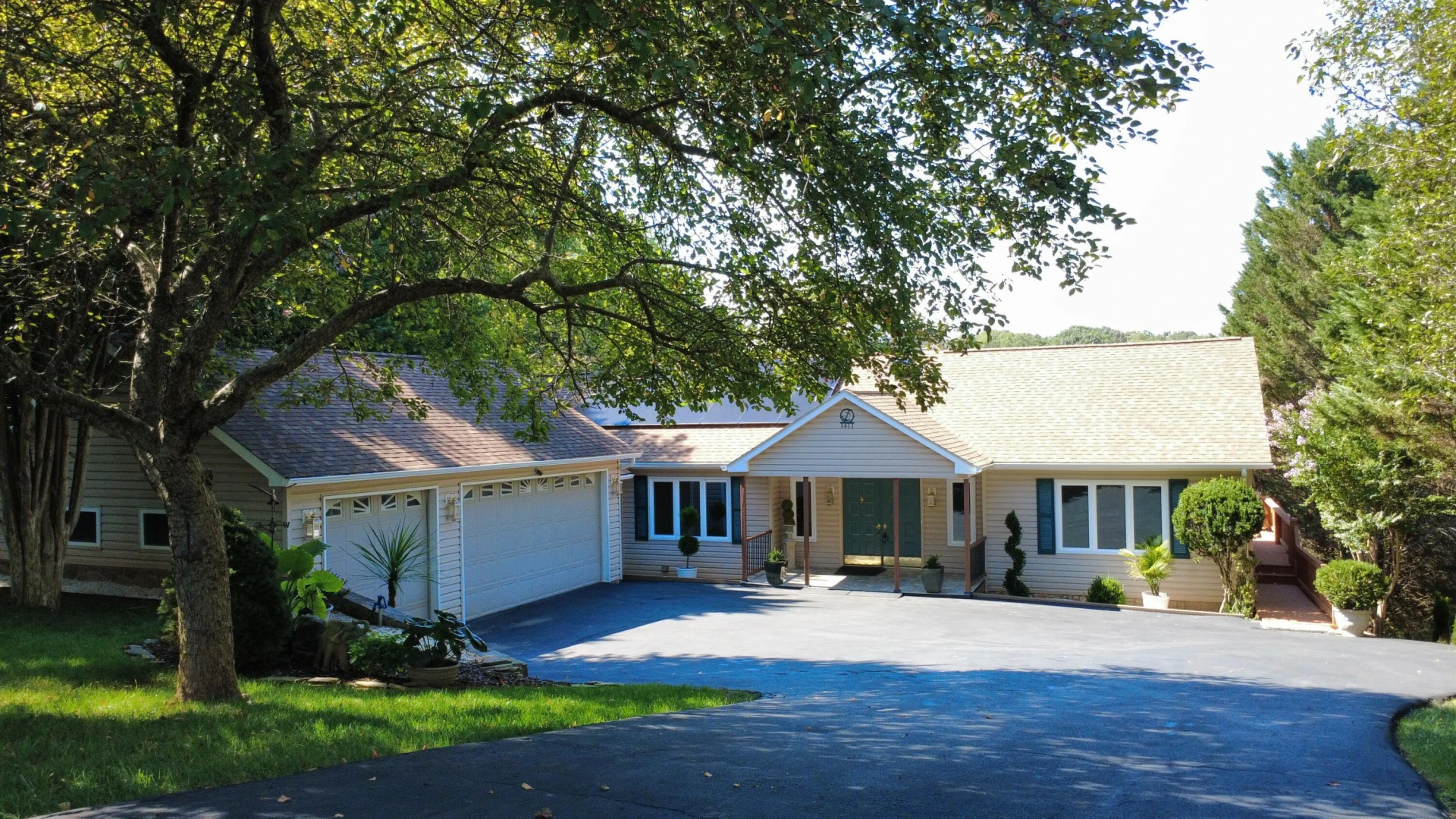 1411 Idlewood RD - Photo 2