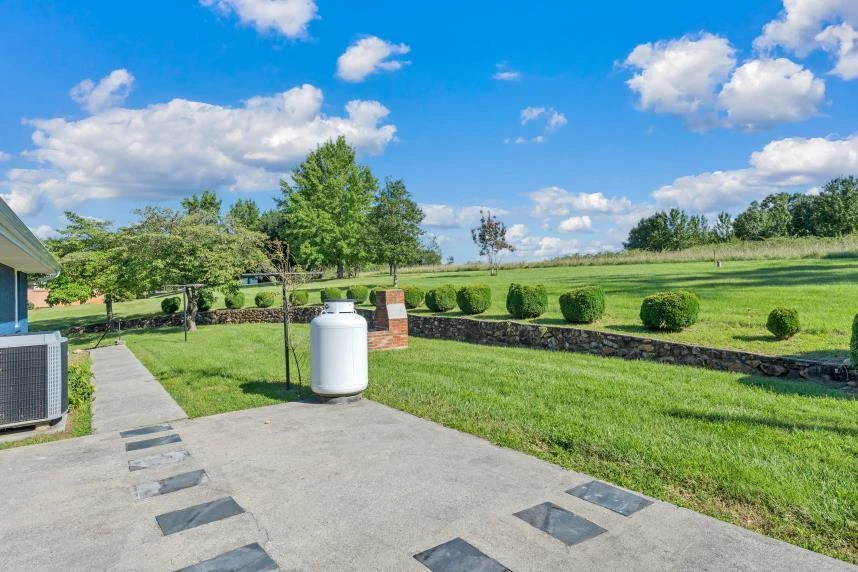 2231 Hardy RD - Photo 14